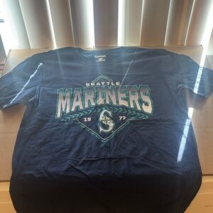 Seattle Mariners Navy T-Shirt size medium